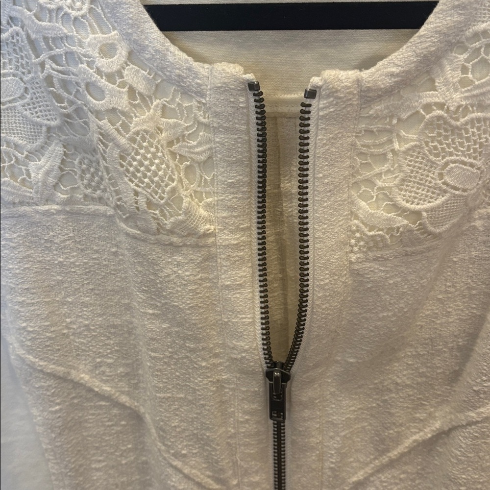 CAbi Cream Textured Women's Blazer - Picture 4 of 8